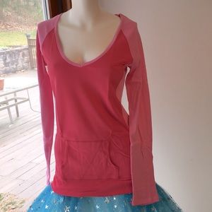 🦘💕NWT Colorblock 🦘kangaroo pocket, pink multi